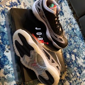 Jordan 11retro SIZE 9.5 MENS NEW FRESH OUT THE BOX